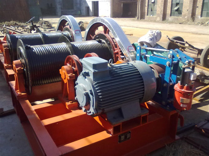 QPQ弧形閘門雙吊啟閉機(jī)